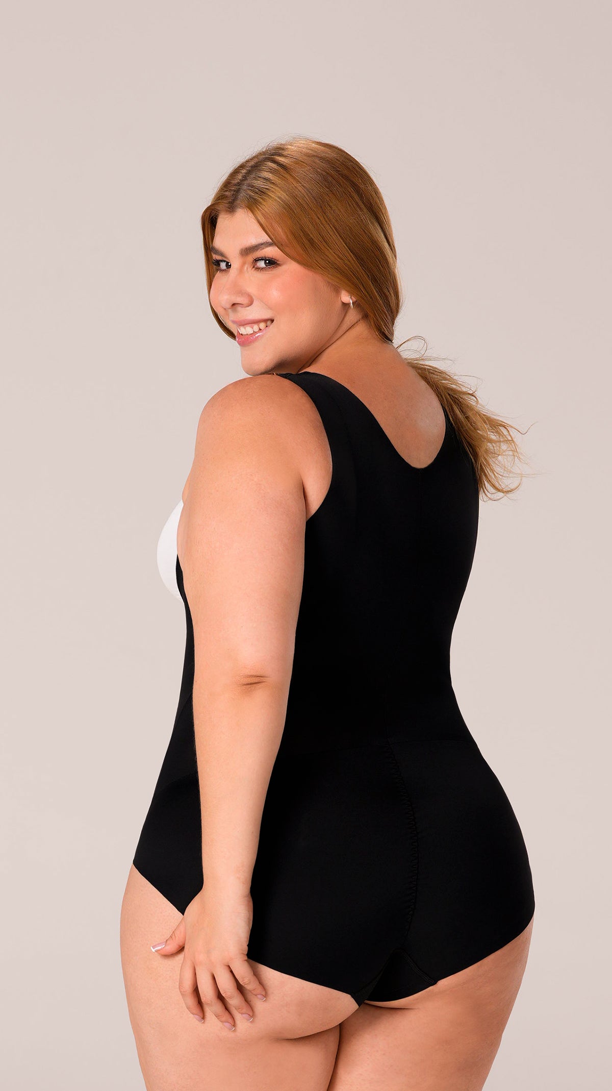 FEX-06035 Faja extra corta (Negro)