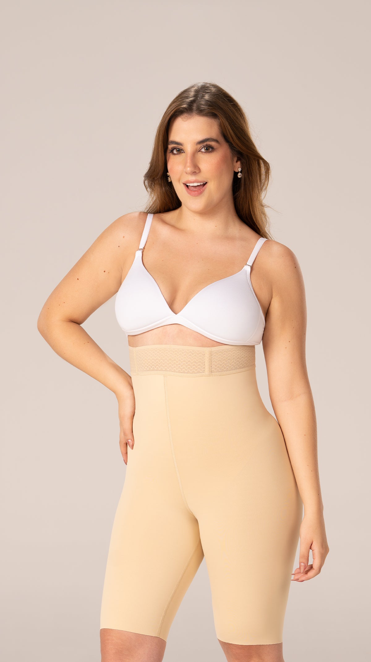 SXA-06313 Short pierna larga, talle alto, glúteos prehormados (Beige)